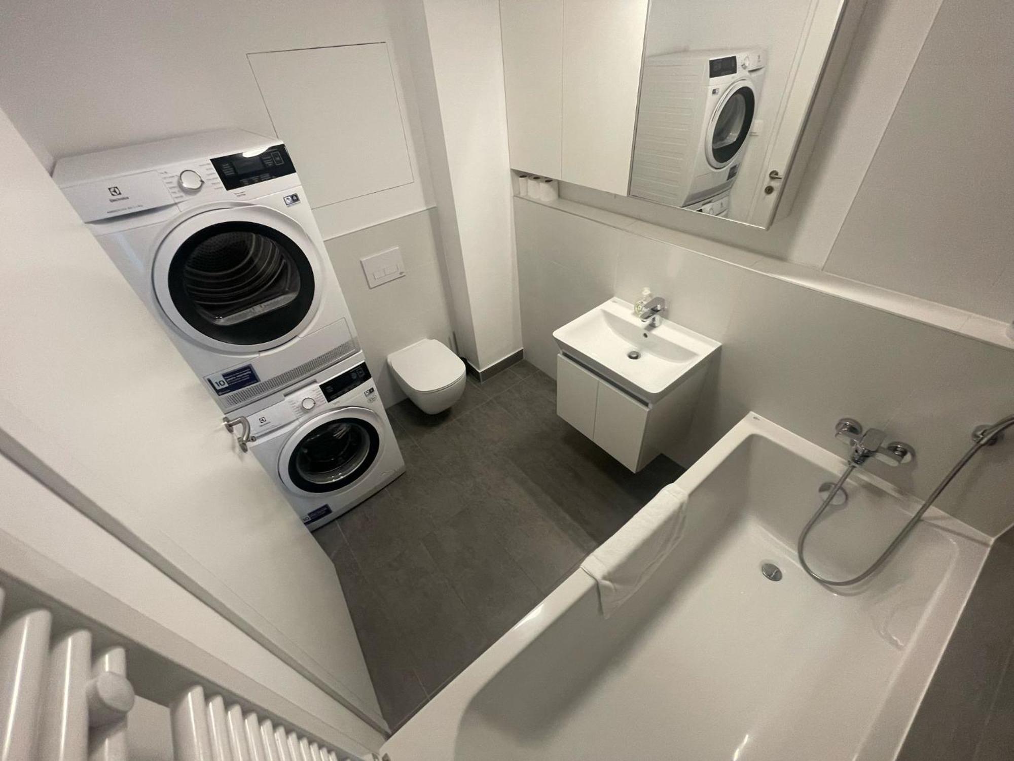 New Downtown Apartment Couple Minute From The Old Town 布拉迪斯拉发 外观 照片